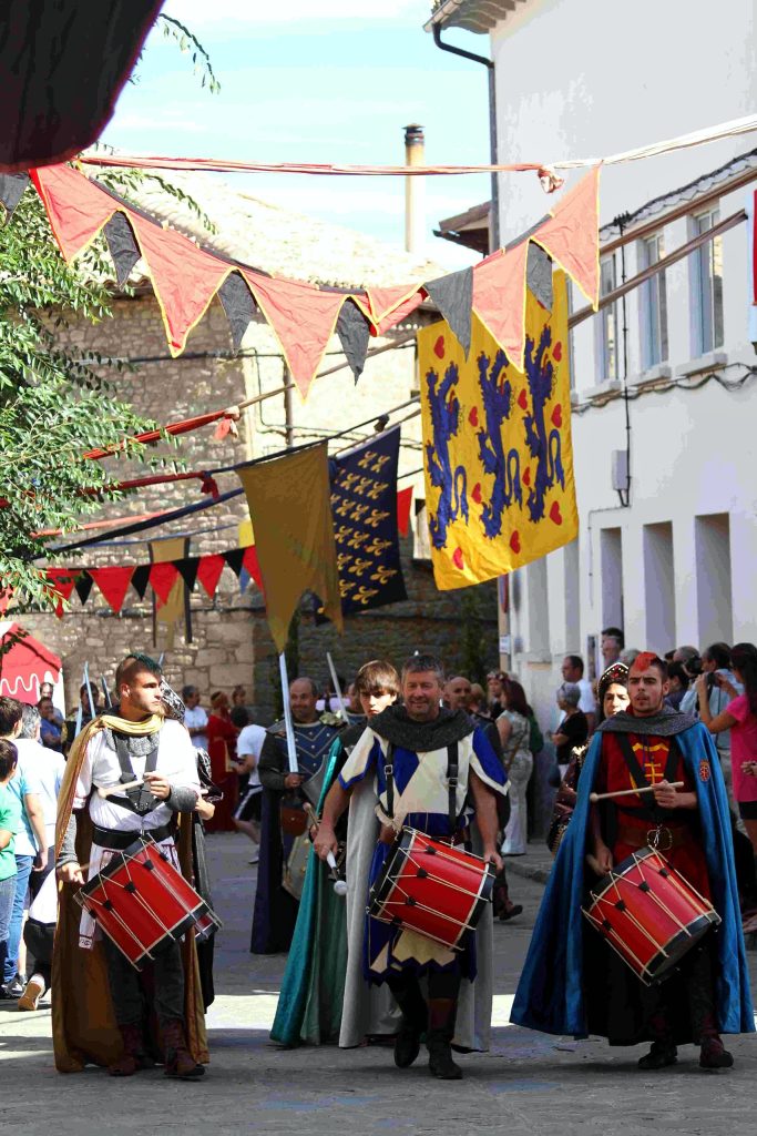 Tamborileros en el desfile medieval